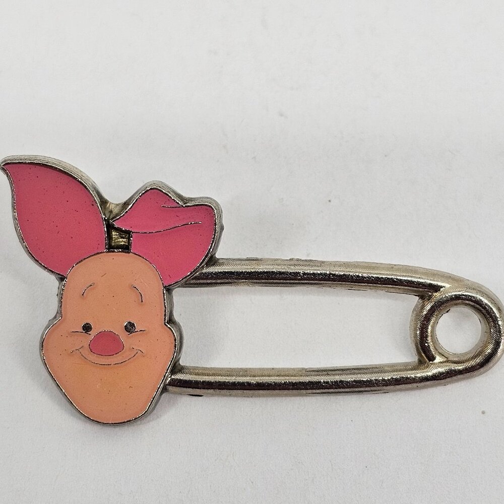 DISNEY Pin Trading ~ Disneyland Hong Kong ~ Safety Pin ~ Piglet ~ 2015